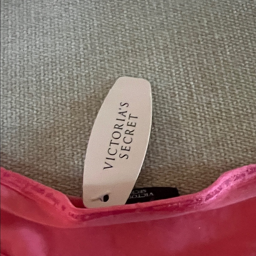 Pink Bottoms - Picture 4 of 5